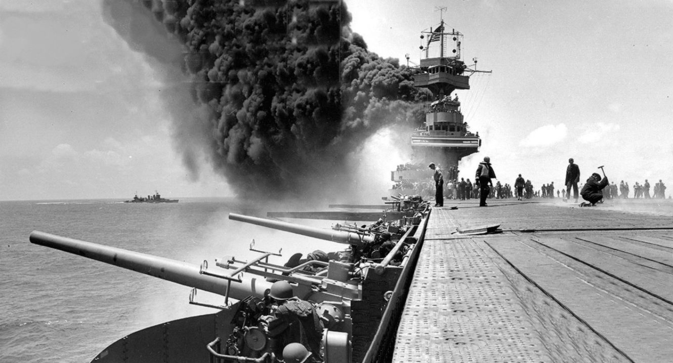 ยุทธนาวีมิดเวย์ (Battle of Midway) การต่อสู้ระหว่างกองเรือบรรทุกเครื่องบินญี่ปุ่นและสหรัฐอเมริกา
